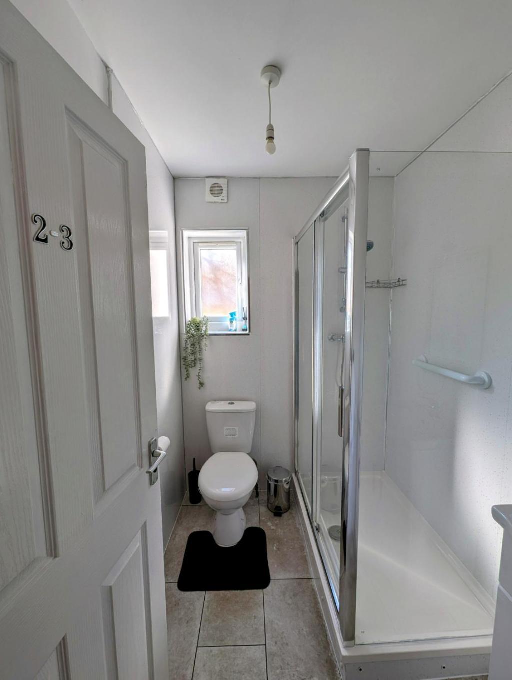 Cosy Double In Town Centre