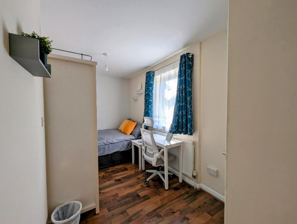 Cosy Double In Town Centre * Hounslow