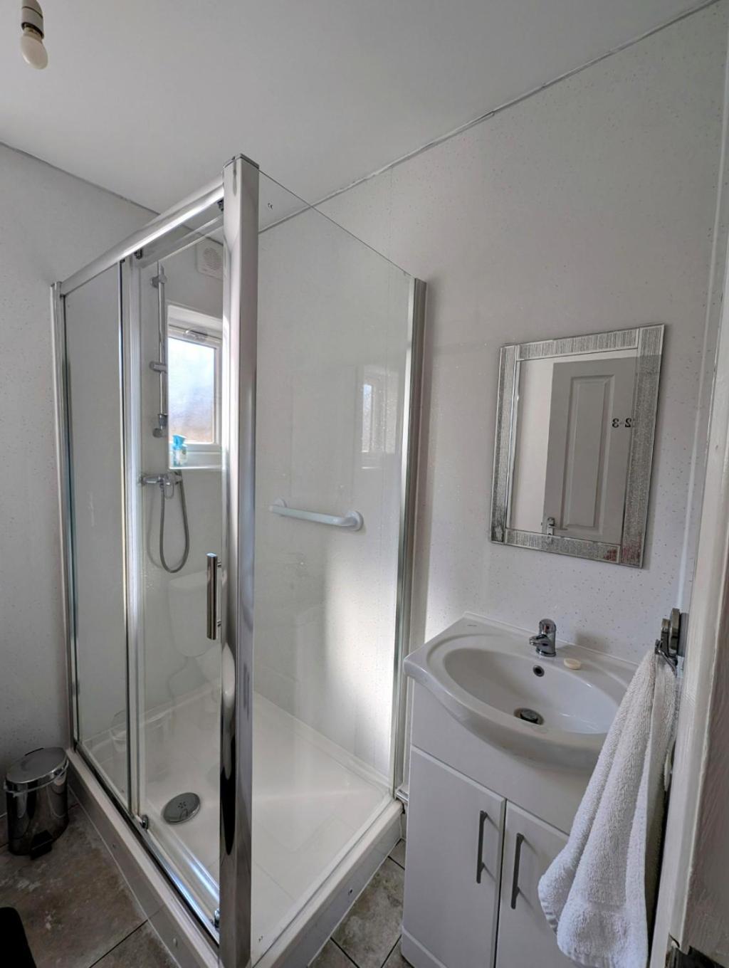Apartment Cosy Double In Town Centre Hounslow